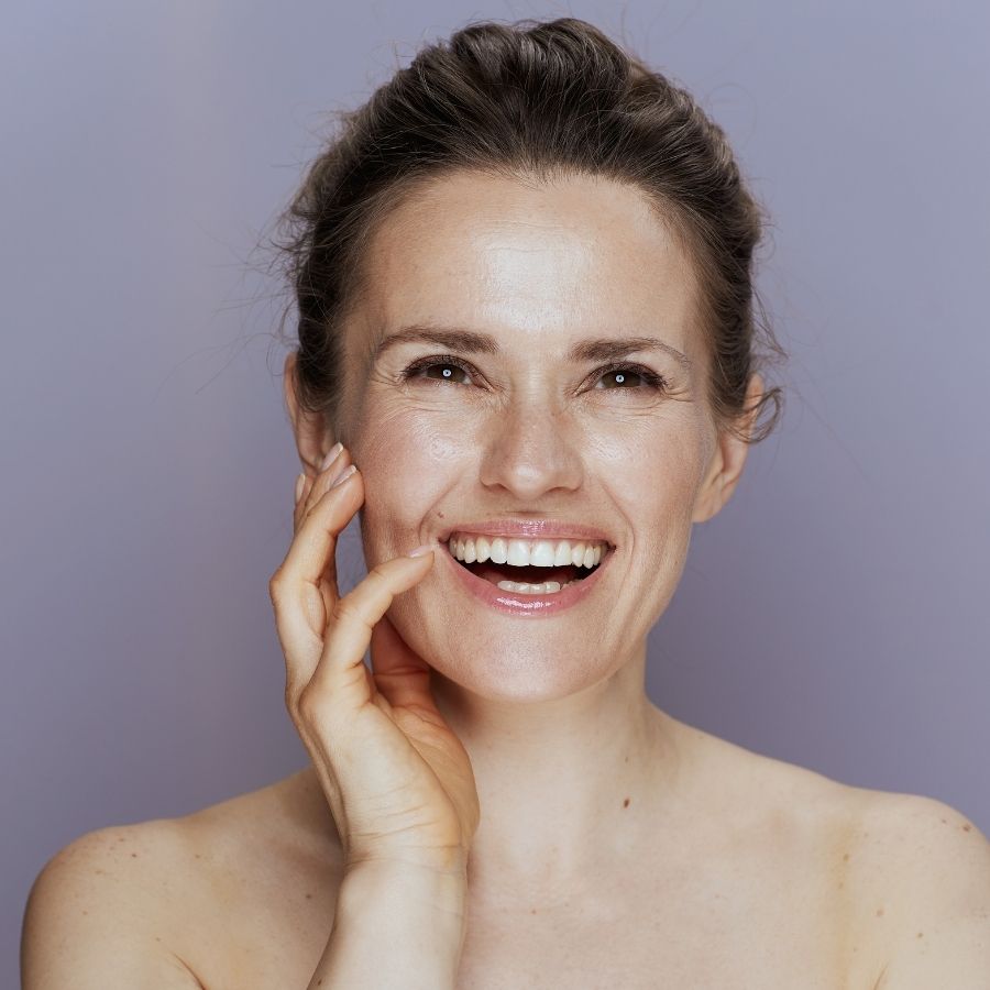 Retinol vs Bakuchiol: What’s the Difference and Which Is Best for Midlife Skin